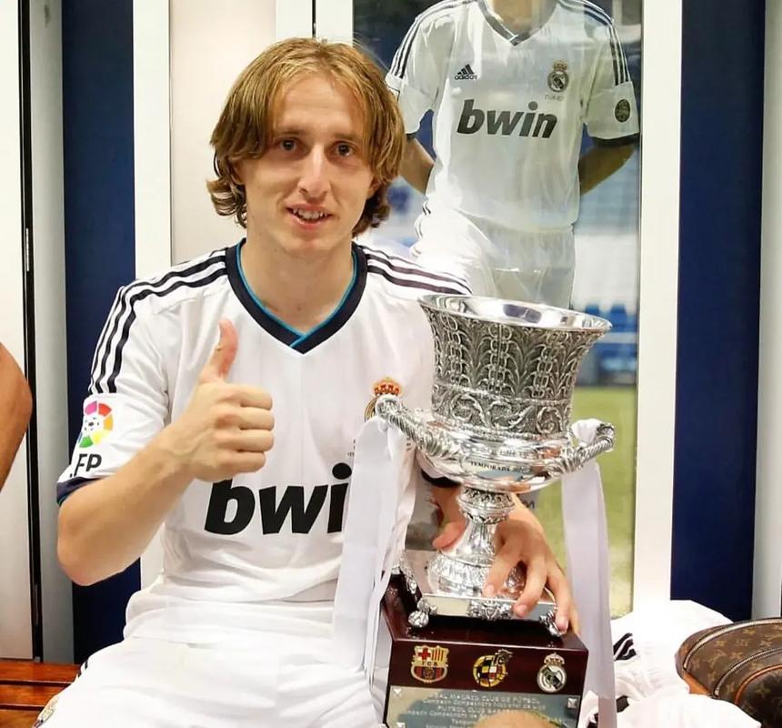 AR扑克桌2025年销量增长120%