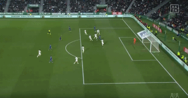 奥格斯堡2-0勒沃库森，吉安努利斯传射，药厂三中门框